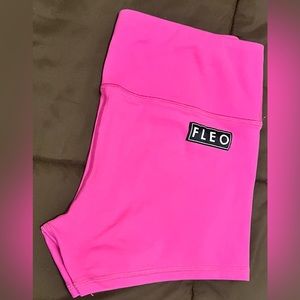 Fleo 3.25 inseam 4” waistband